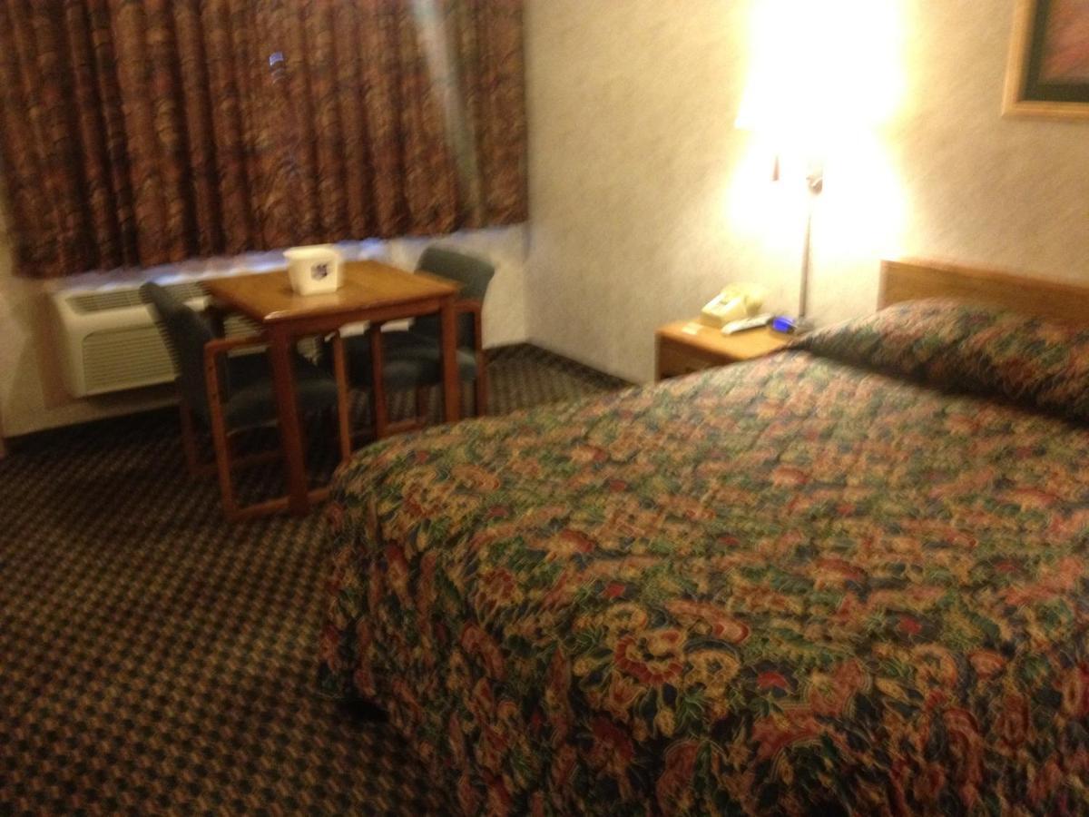 Richmond Inn And Suites Quarto foto